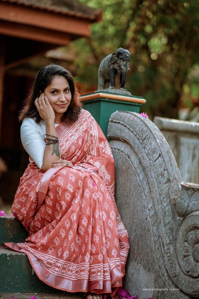 F HOT-L SAREE LAB